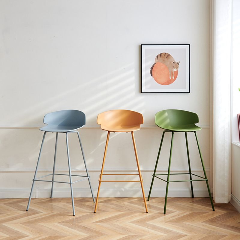 Scandinavian Plastic Metal Counter Stools Low Back Indoor Bar Stools with 4 Legs