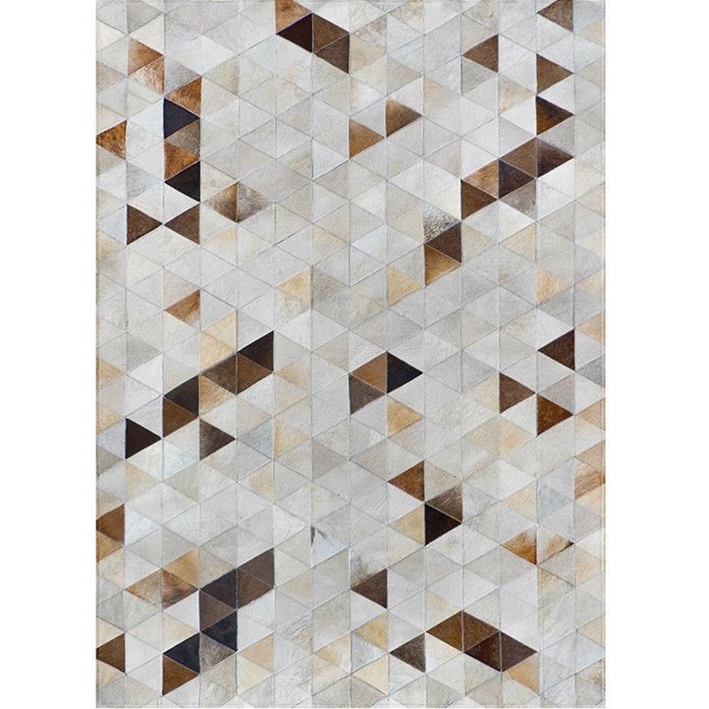 Beige Geometric Pattern Area Rug Cowhide Area Carpet Stain Resistant Rug for Home Decoration