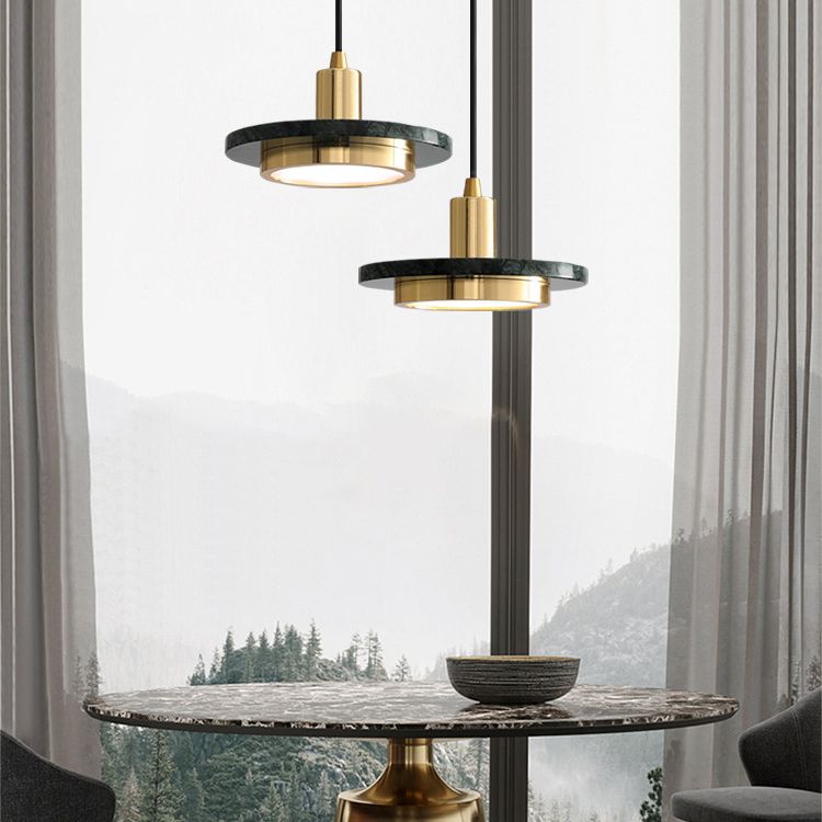 Kappengeformte Marmorhängeblocke Leuchte minimalistische LED -Anhängerbeleuchtung für das Restaurant