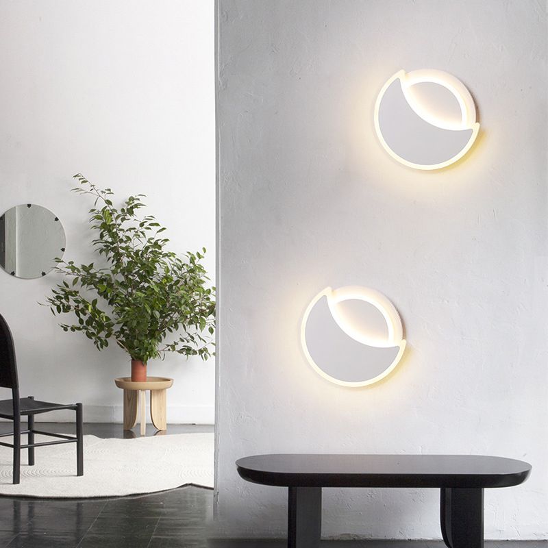 Disk Shape Wall Lamp Modern Style Acrylic 2 Lights Sconce in White / Black