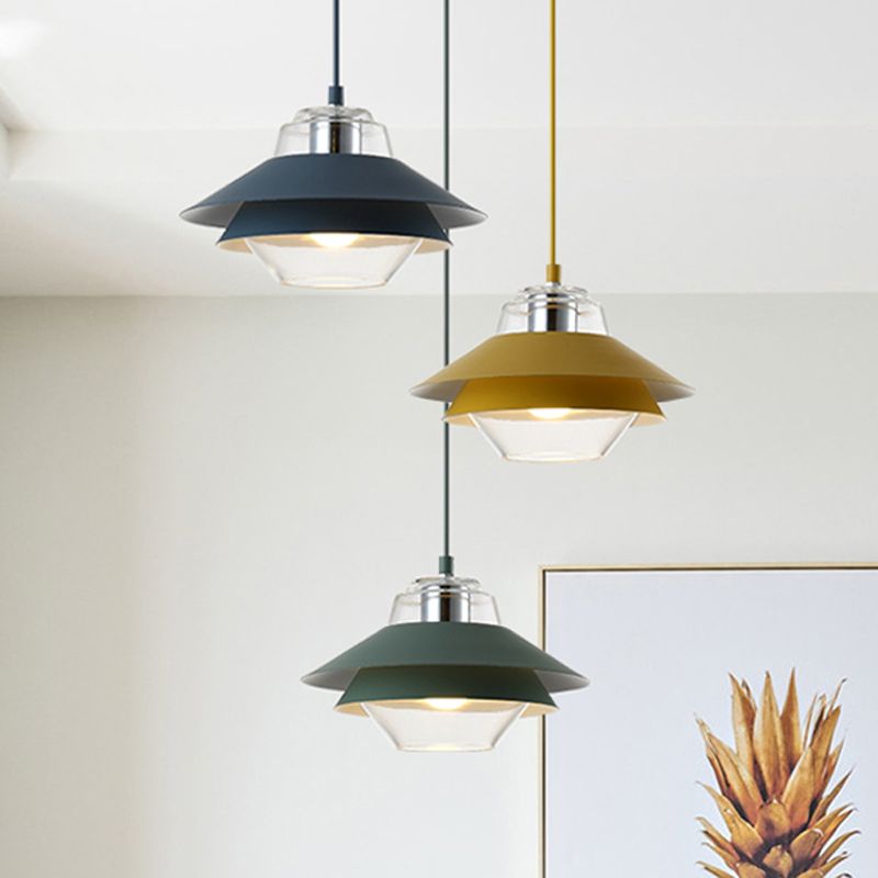 Macaron Small Pendant Lampe Suspension Light avec une teinte en verre pour salle à manger