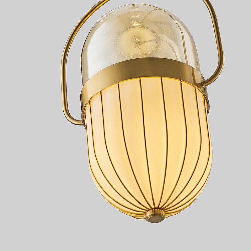 Postmoderne Pillenkapsel Anhängerlampe klar und weißes Glas 1 Kopf Esszimmer Hanging Deckenleuchte in Gold