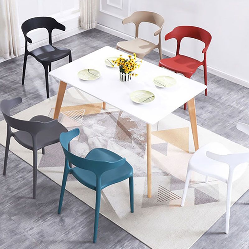 Silla de cocina contemporánea que cena la silla lateral sin brazos con las piernas plásticas