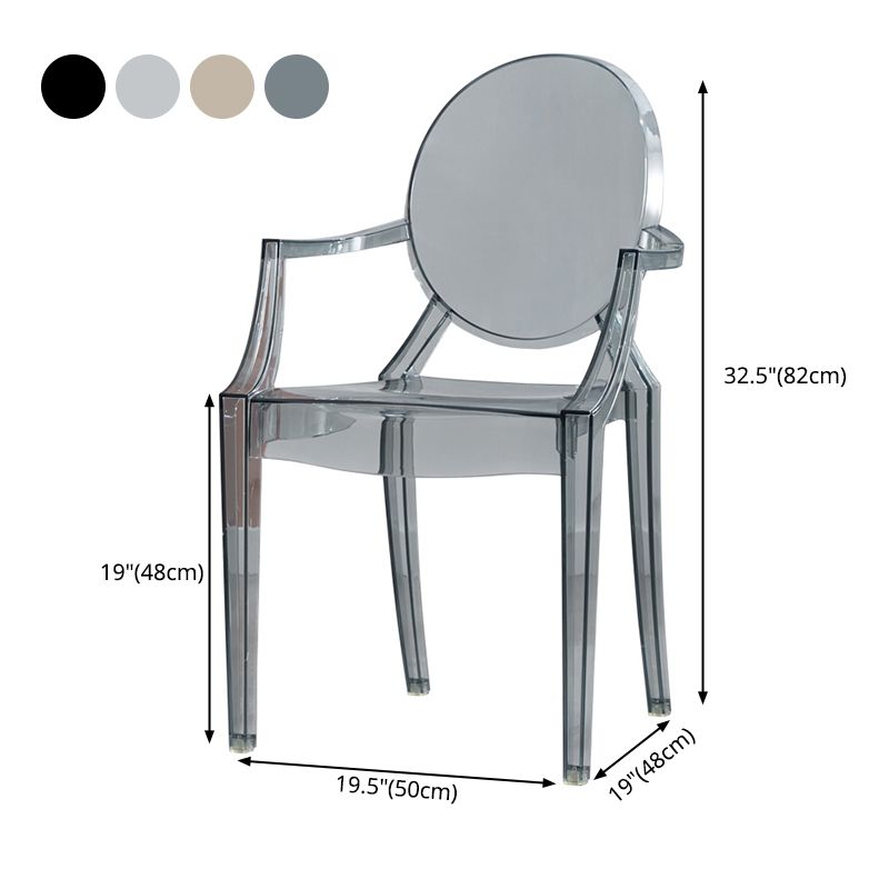 Bras en plastique de style contemporain dinant les chaises latérales empilables à dos ouvert de chaises