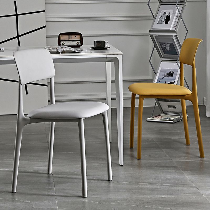Plastic Scandinavian Restaurant Side Chair Matte Finish Open Dining Chair