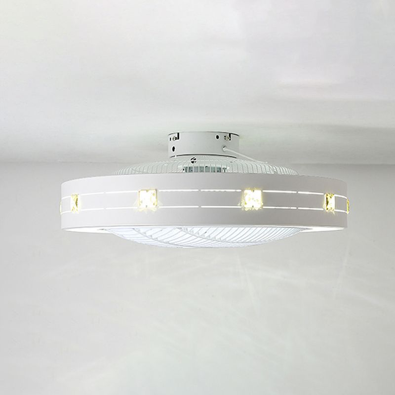 Weiß ausgehöhlter Deckenventilator Nordic Metal LED Runde Halbblüzlicht für Schlafzimmer