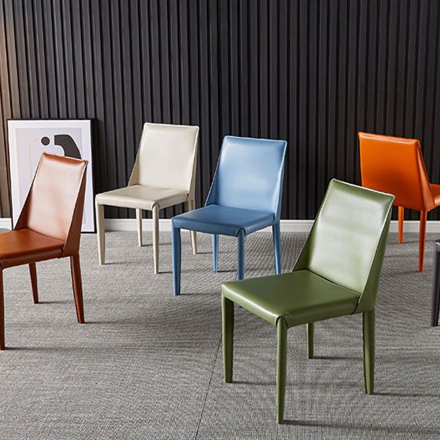 Chaise d'appoint en cuir de selle de restaurant de style design, finition mate, chaise de salle à manger Parsons