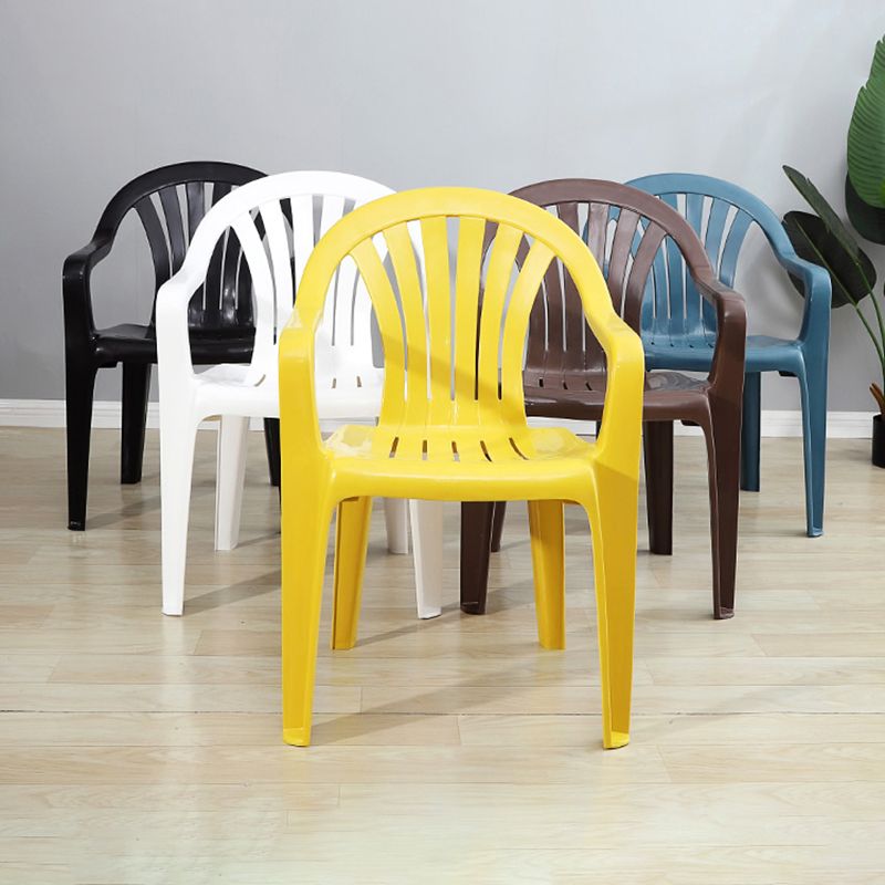 Chaises de salle à manger à bras empilables en plastique de chaise latérale Windsor de style contemporain
