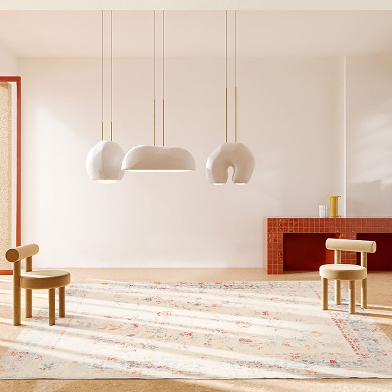 Whitewashed Victoria Area Rug Floral Print Carpet Polypropylene Easy Care Rug for Home Decoration