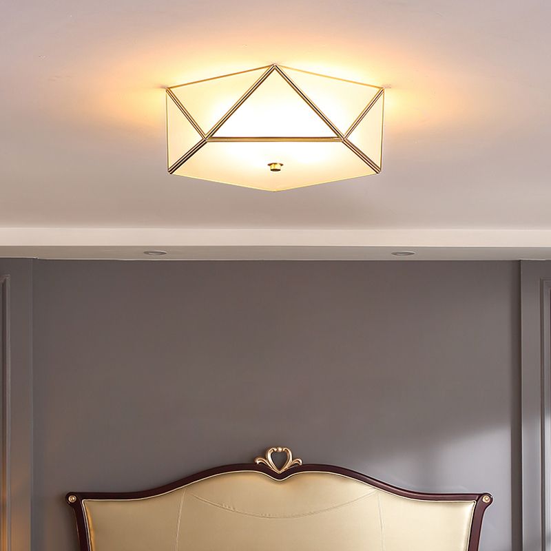 Lámpara de techo geométrica de cobre, montaje empotrado de vidrio esmerilado de estilo colonial para dormitorio