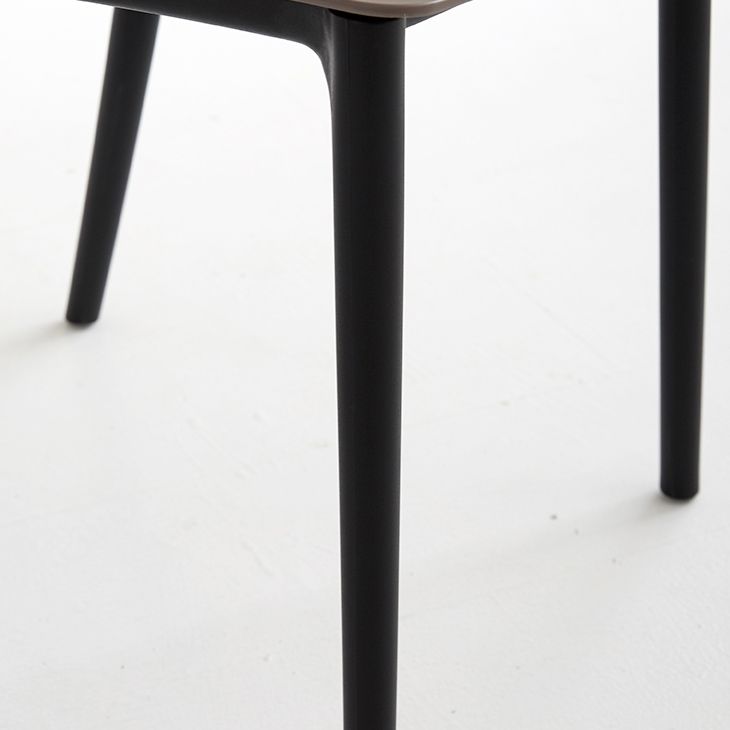 Sedie da pranzo scandinava senza bracciole a pianto di plastica sedie laterali con gambe nere