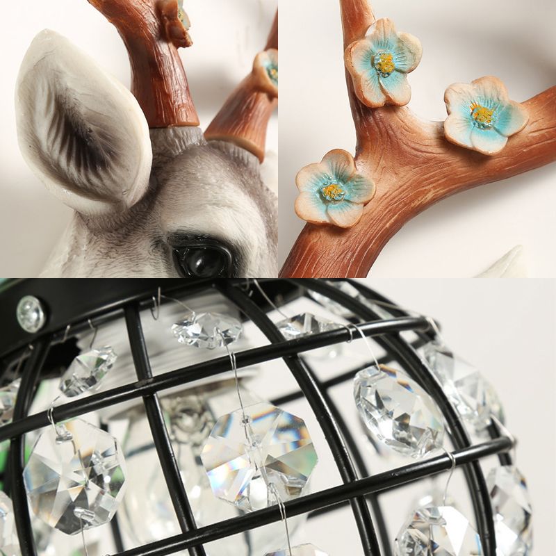 1-Licht-Elchkopf-Leuchter leichter Bauernhaus Schwarz/Weiß/schwarz-gelbes Harzwandlampe mit Blütendetail und Regentropfenkristallschatten