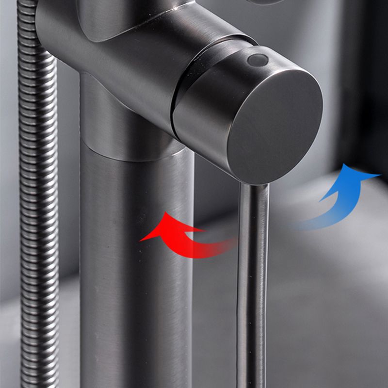 Floor Mounted Metal Freestanding Tub Filler High Arc Freestanding Faucet with Hose