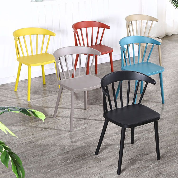 Scandinavian Plastic Side Chair Windsor Back Indoor-Outdoor Chair