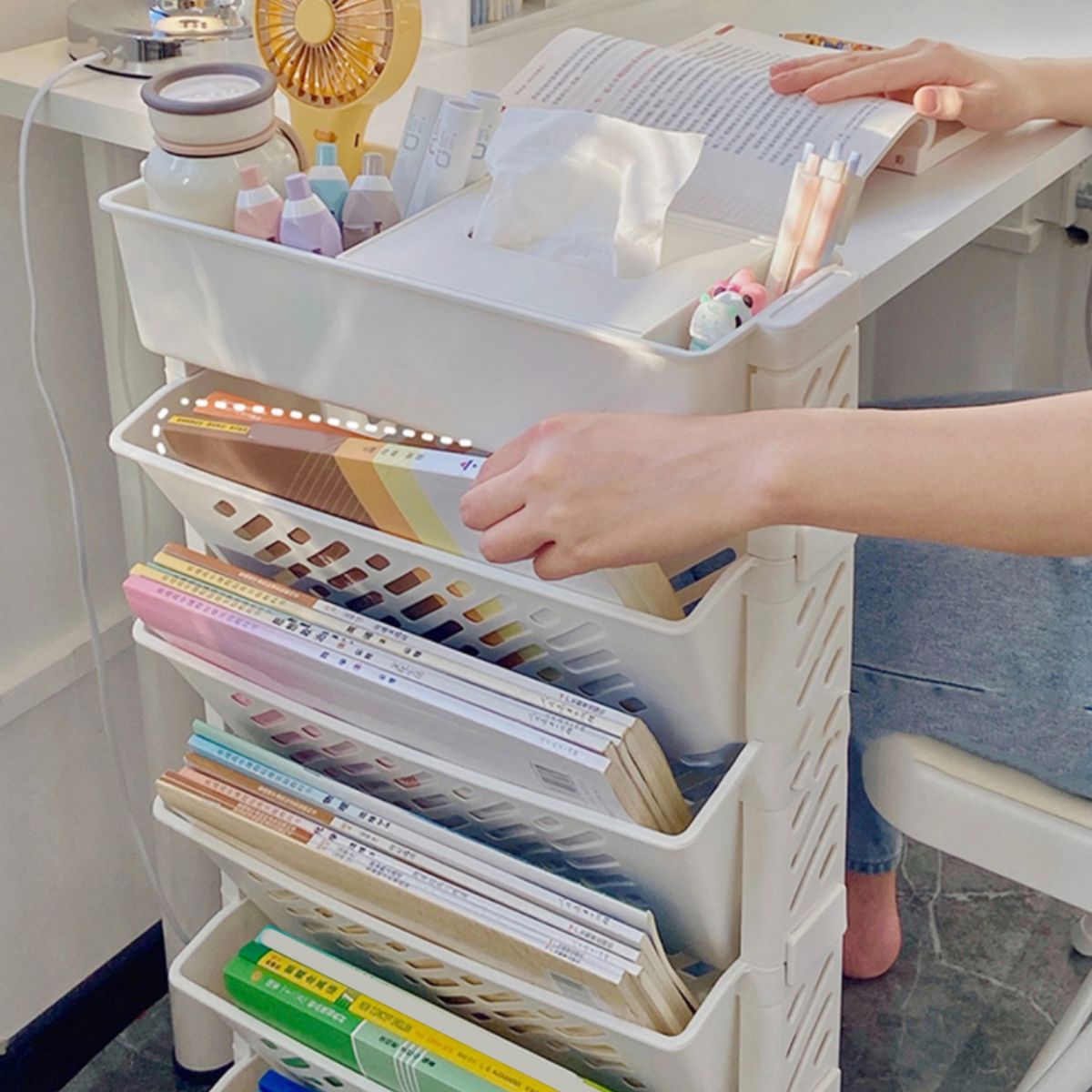 Modern & Contemporary Shelf Bookcase Plastic/Acrylic Bookshelf with Caster