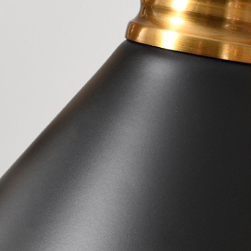 Colgante de islas negras de metal ligero de la isla industrial con cuerda natural para restaurante