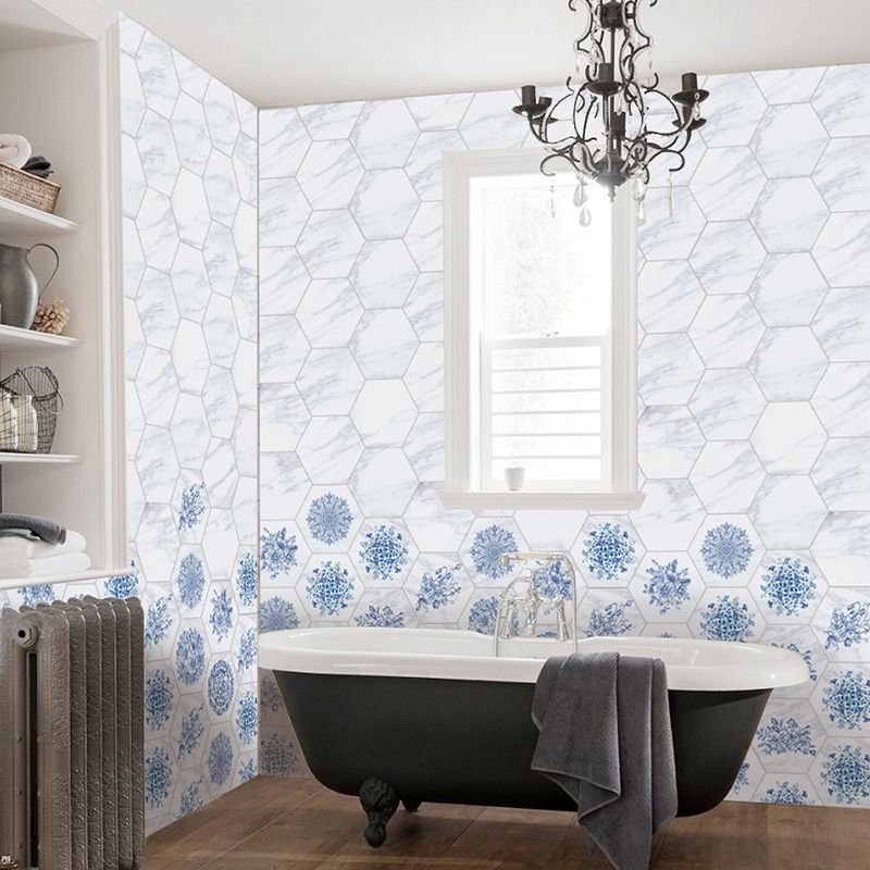 Panneau de papier peint en fleurs de couleur claire, décor mural pelé et collé pour salle de bains