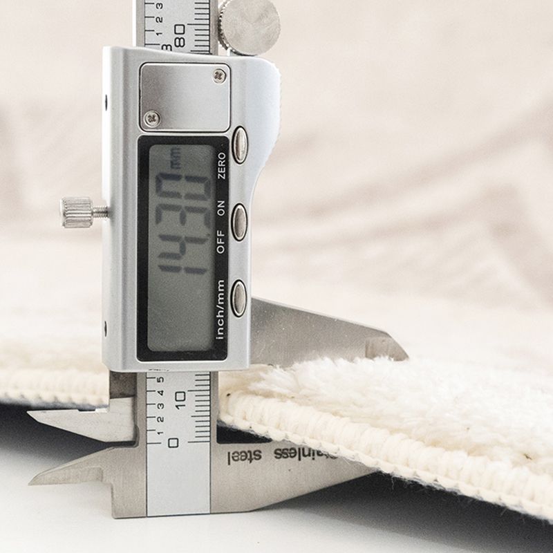 Beige Modern Carpet Polyester Color Block Carpet Non-Slip Backing Carpet for Home Decor