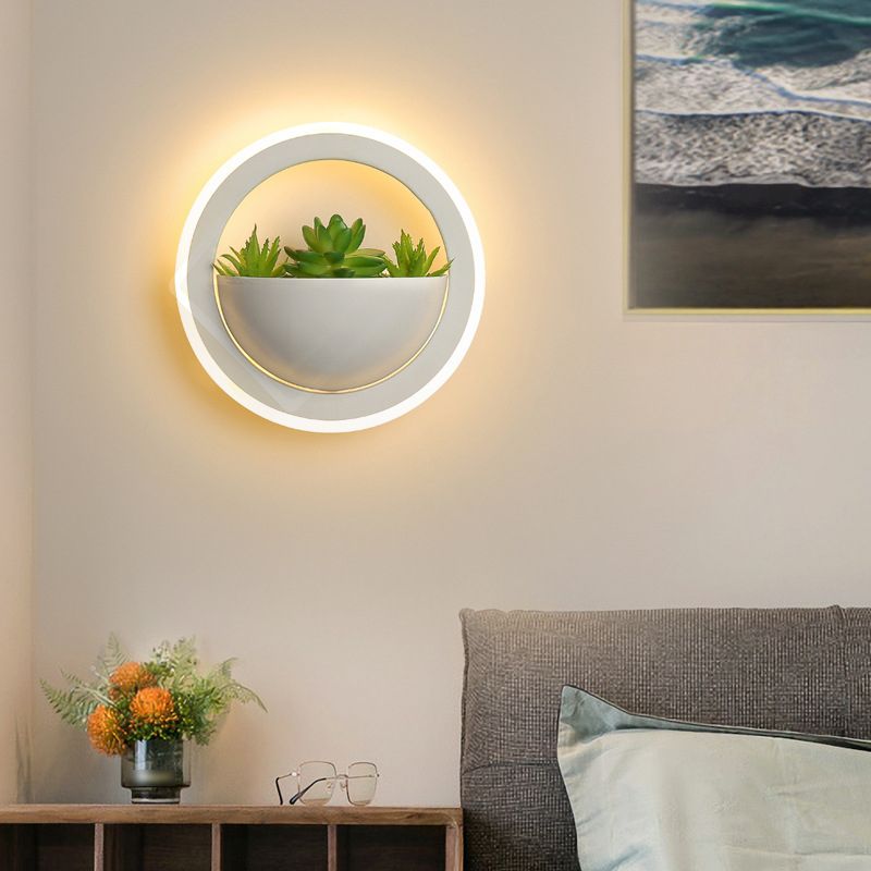 Geometry Metal Wall Light Modern Style 1 Light Wall Lamp in White(Plant Not Included)