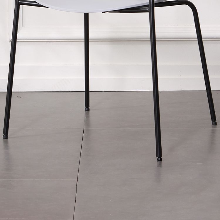 Magasin de thé au lait moderne, chaise latérale à dossier ouvert, chaise de salle à manger en bois avec pieds noirs
