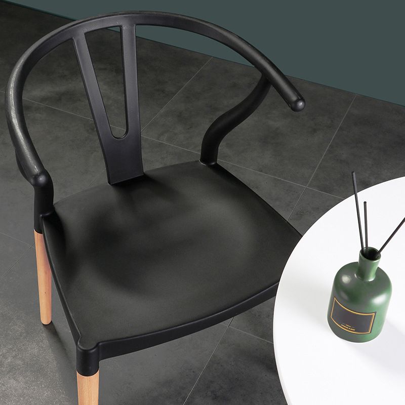 Chaise d'intérieur avec base en bois, chaise d'appoint Wishborn de 22 pouces de large avec 4 pieds pour restaurant