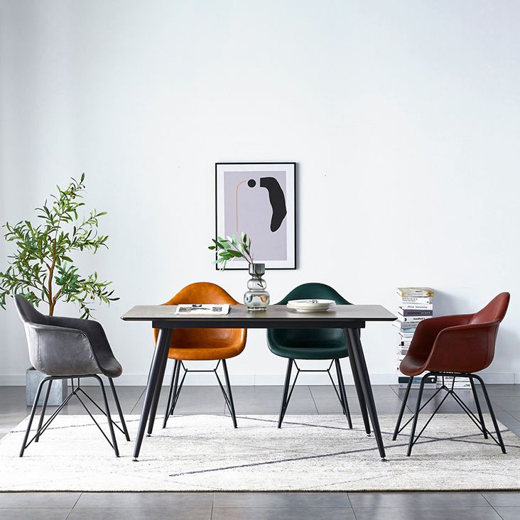 Chaise de salle à manger en cuir des fauteuils à manger à dos solide avec des jambes en métal noir