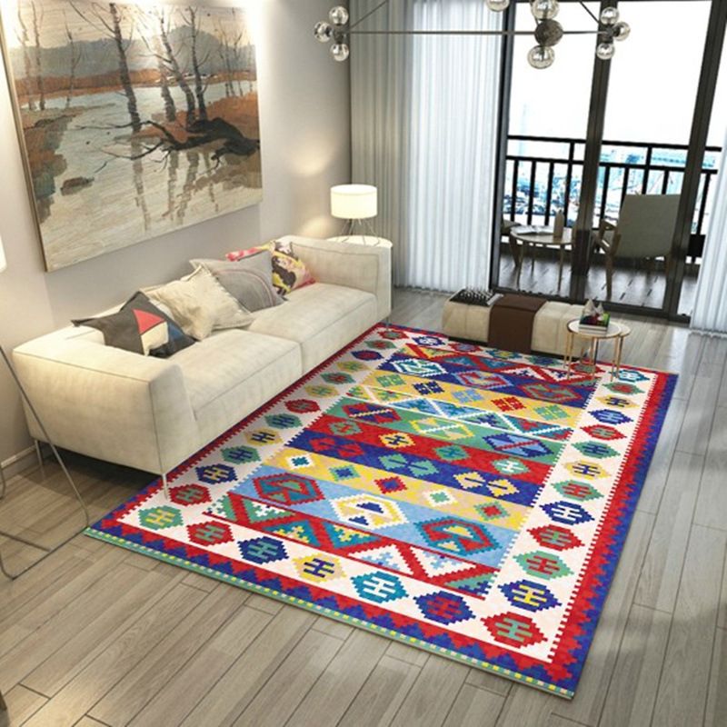 Rose Red Moroccan Carpet Polyester Graphic Carpet Stain Resistant Carpet for Drawing Room