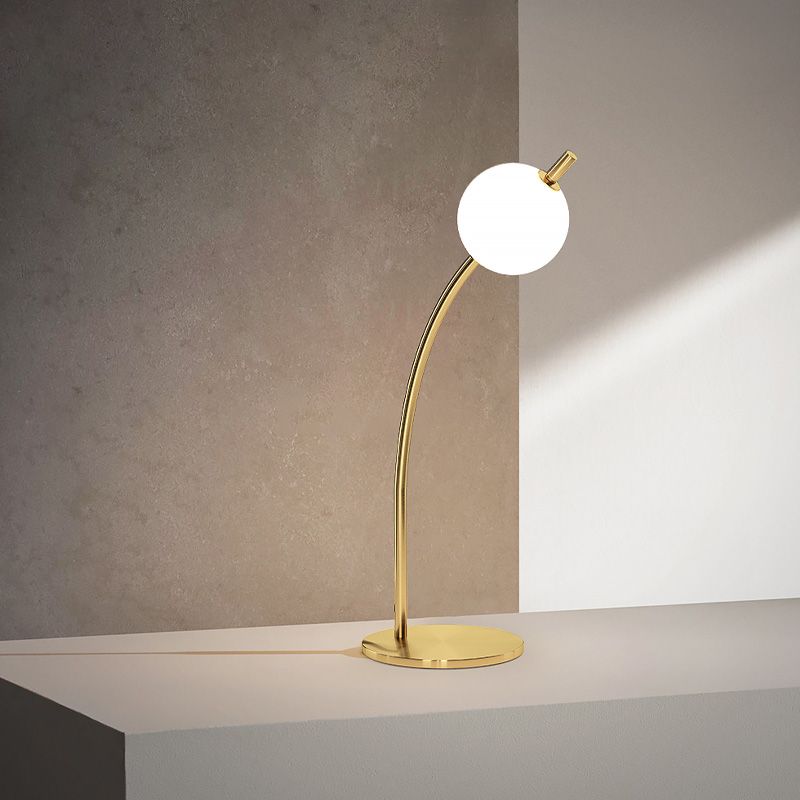 Simplicité lampe de nuit à balle à balle blanche en verre de chambre à voy à table à LED en or