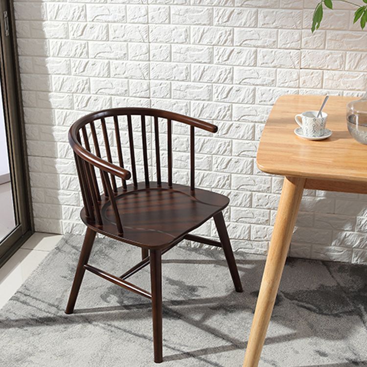 Restaurant contemporain dinant la chaise de salle à manger arrière en bois de chaise de bras
