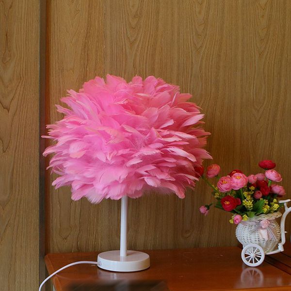 Luminaire de bureau métallique de style moderne lampe de bureau de plumes créatives pour chambre à coucher