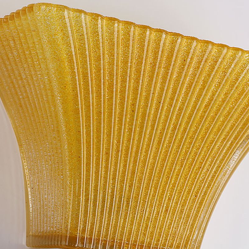 Moderne Style Glockenwandbeleuchtung 1 Glühbirne gelbe Glas und Harzwandmontagelampe in Gold/Weiß für Foyer, 14 "/19" W.