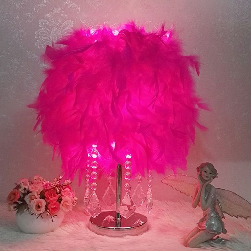 Lámpara de la mesita de noche cilíndrica Luz de mesa de dormitorio de plumas de estilo moderno con goteo de cristal