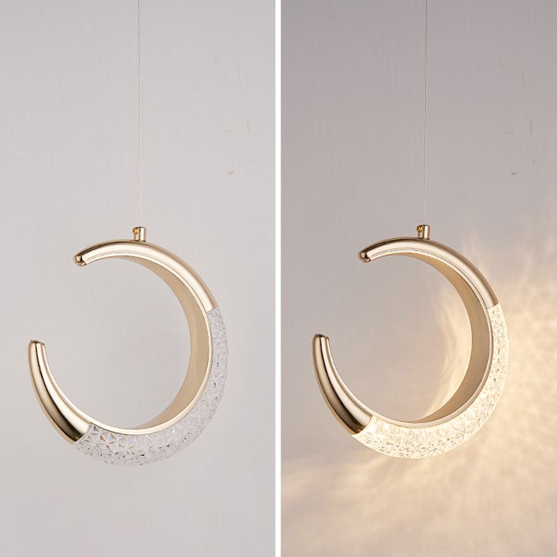 Geometry Shape Metal Hanging Ceiling Light Modern Style 1 Light Pendant Light in Gold