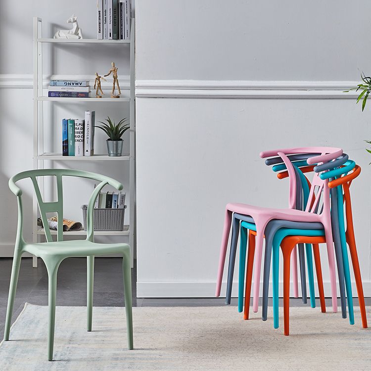 Chaise de salle à manger en plastique de style moderne, chaise d'appoint empilable sans accoudoirs pour la cuisine