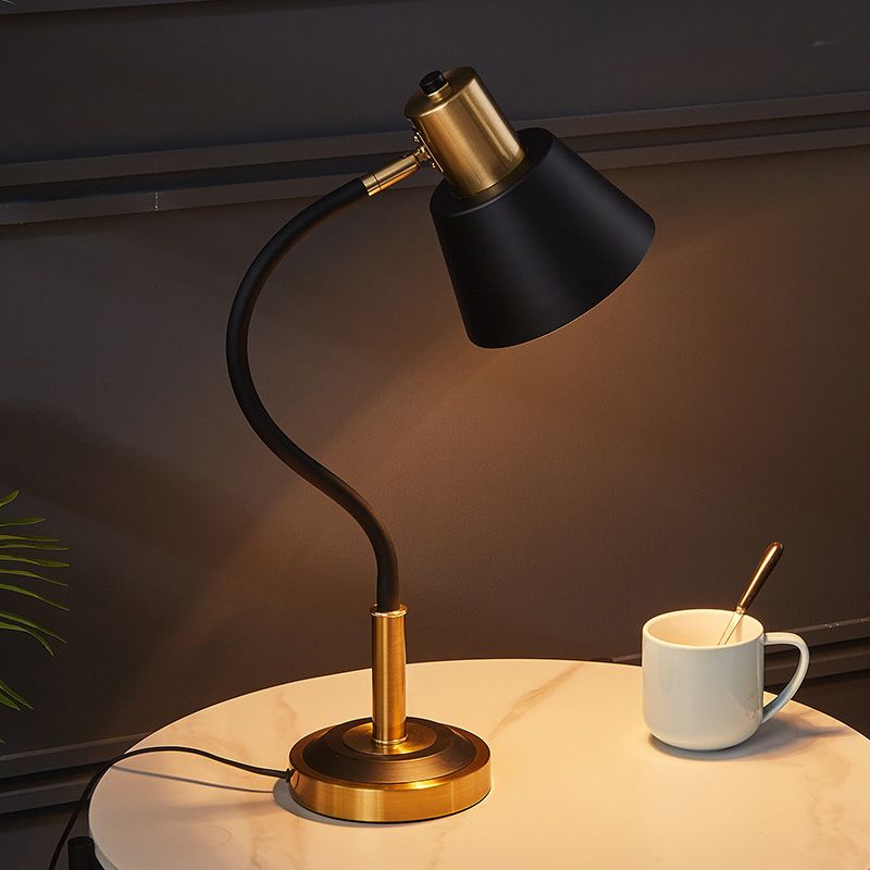 Cono 1 lampada da tavolo leggera Lampade da tavolo da notte moderno in metallo moderno in nero