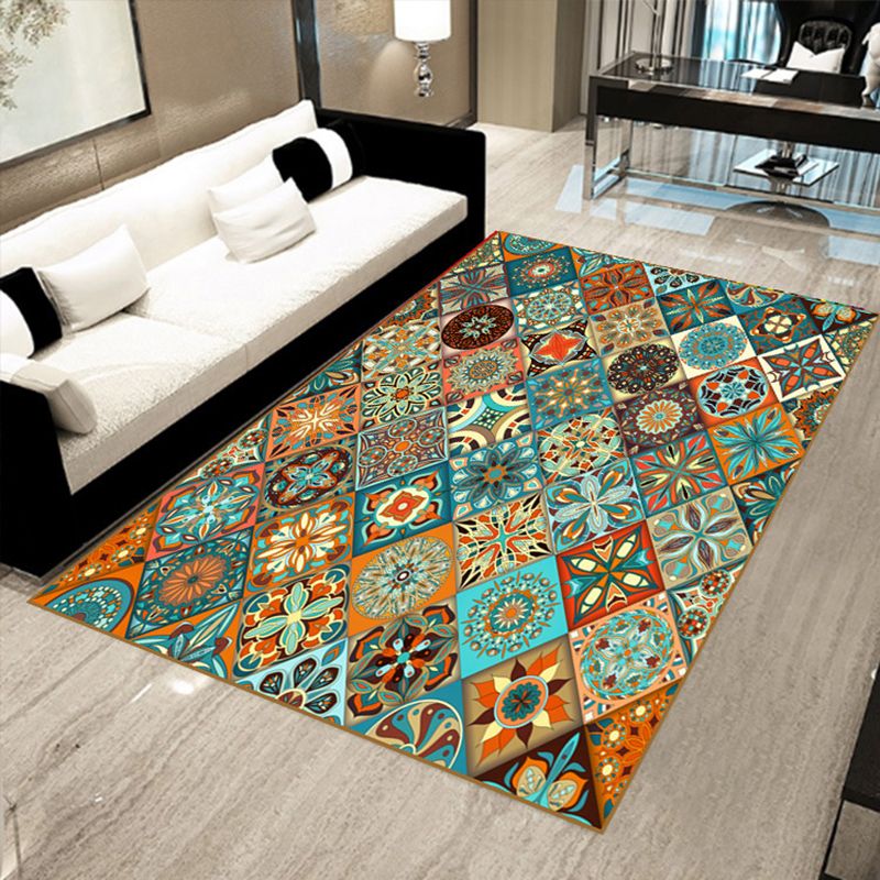 Tapis à imprimé en mosaïque à fleurs multicolo