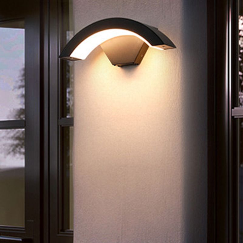 Modern Outside Geometric Wall Light Fixture Metal 1 Light in Black