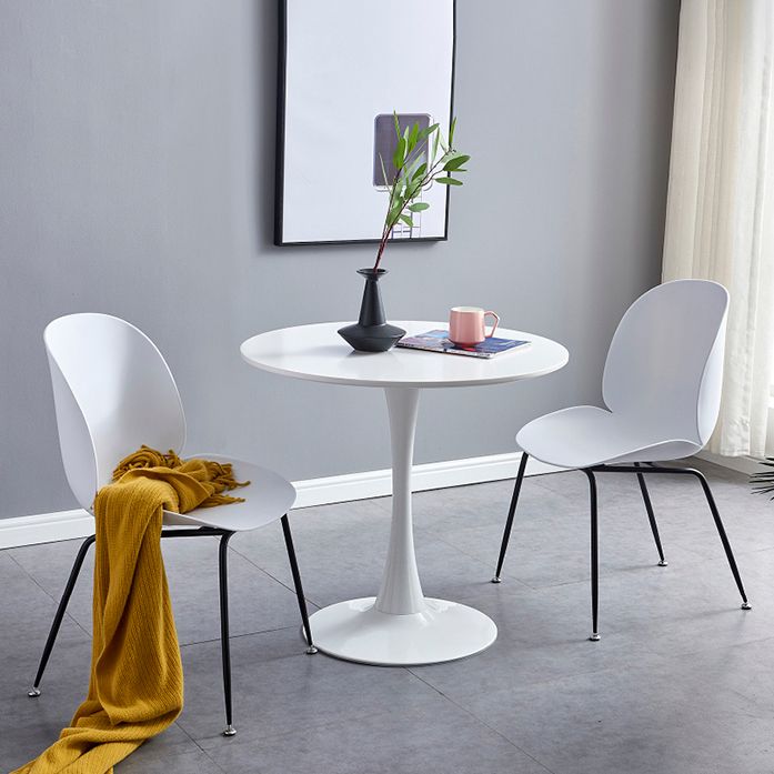 Round Modern Style Solid Wood Dining Table Dining Furniture with Tulip Base