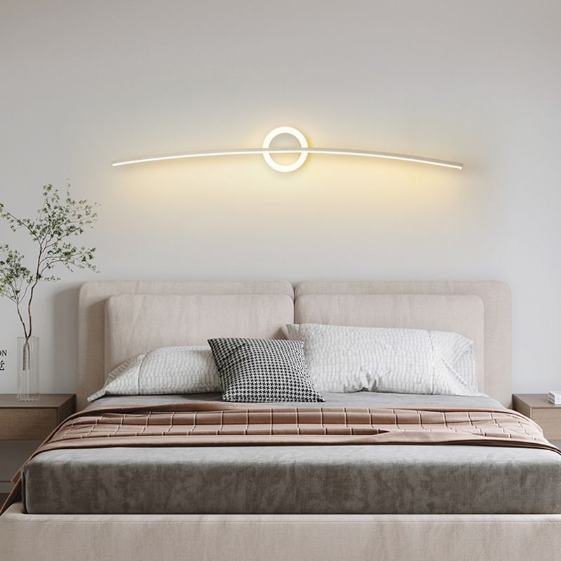 Linear Shade Metal Wall Sconce Modern Style Single Light Wall Mount Light in White