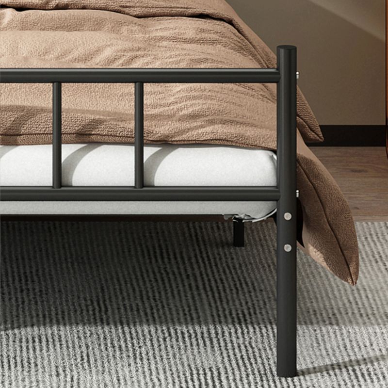 Iron Bde with Rectangular Headboard and Metal Legs in Solid Color