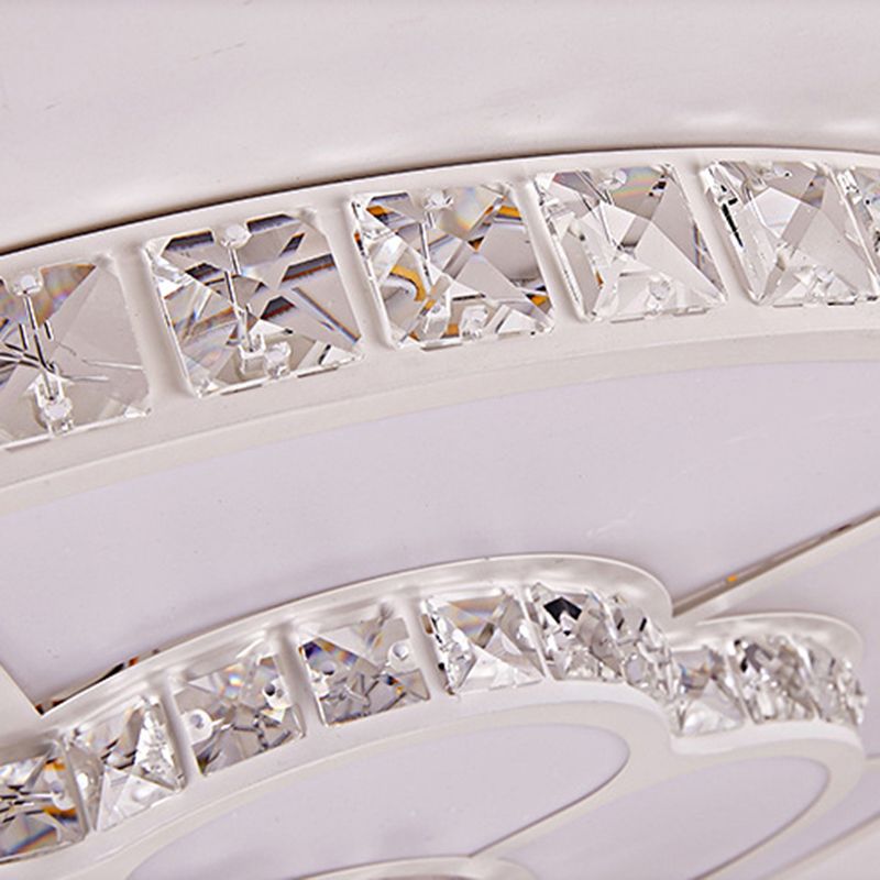 Minimalist Round Flush Ceiling Light Crystal Sitting Room LED Flush Mount Fixture in White
