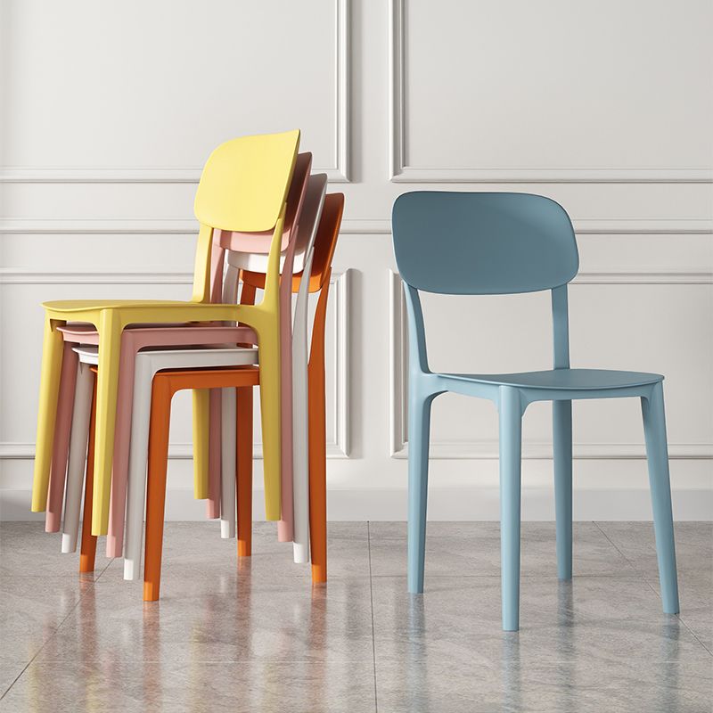 Nordic Backrest Stackable Acrylic Chair with Acrylic Legs for Dining Room
