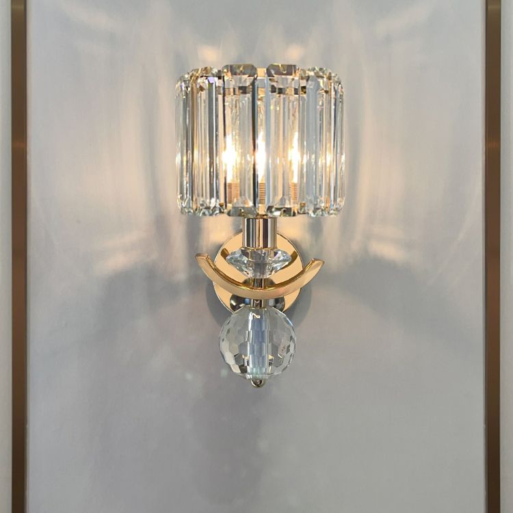 Luce di applique di ferro con paralume a parete postmoderna di cristallo lampada montata