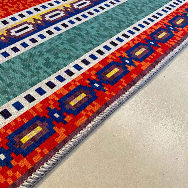 Rose Red Moroccan Carpet Polyester Graphic Carpet Stain Resistant Carpet for Drawing Room