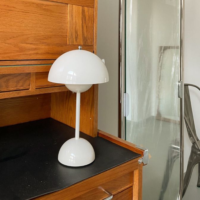 Metal Geometric Night Table Lamps Modern Style 1 Light Table Lamp