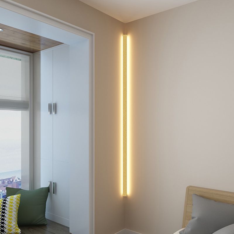 Linear Shape Metal Wall Light Modern Style 1 Light Wall Sconce Light