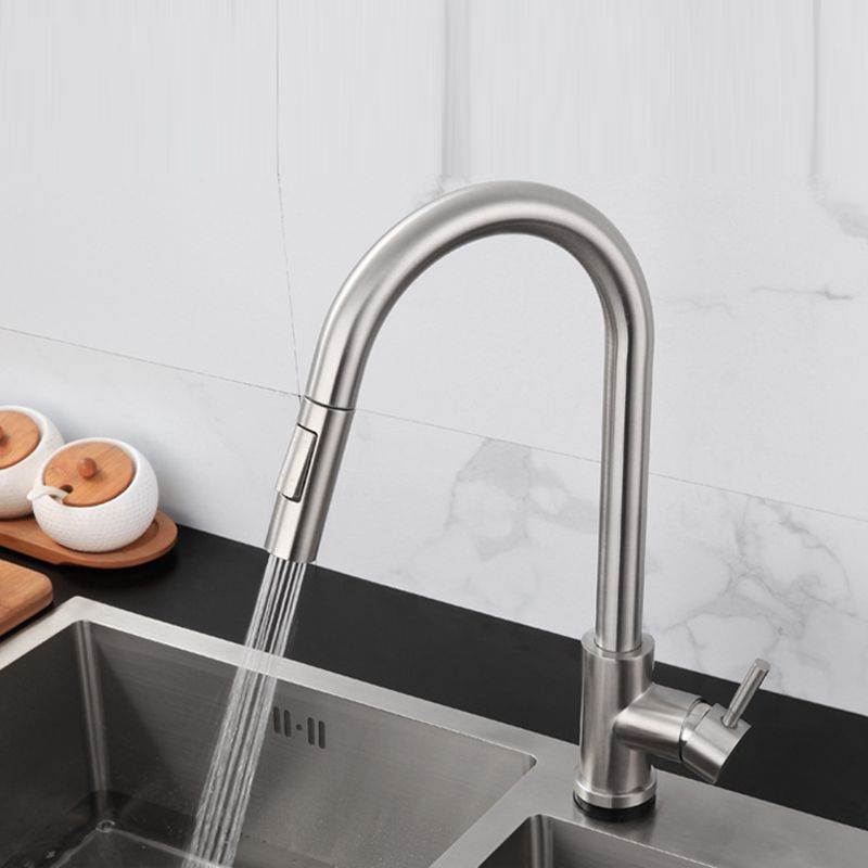 Traditional Pull down Kitchen Faucet Single Handle Faucet with Pull out Sprayer