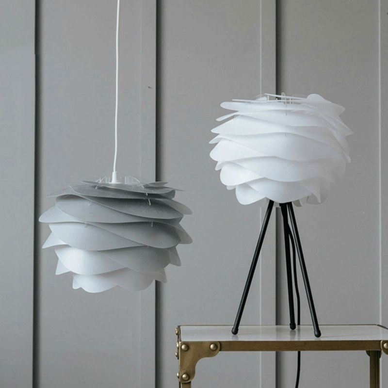 Modern Minimalist Pendant Light, Metallic Single-Bulb Hanging Pendant Lights in Gold