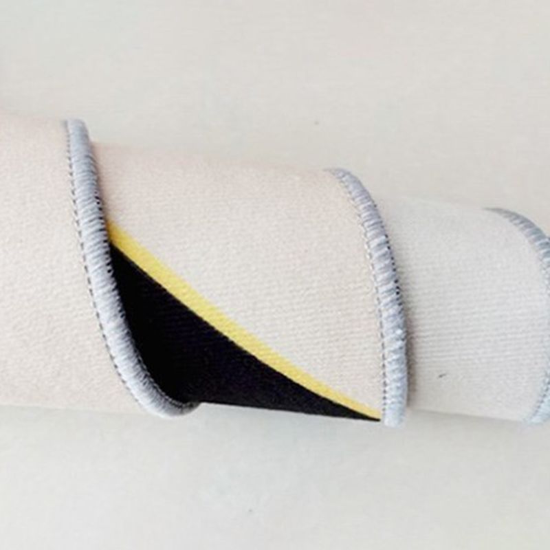 Mehrfarbiger, moderner Innenteppich, Polyester-Teppich mit Dreiecksmuster, schmutzabweisender Teppich für die Heimdekoration