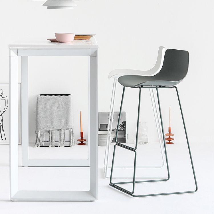 Nordic Plastic Bar Stool Bucket Counter Bar Stool with Metal Legs